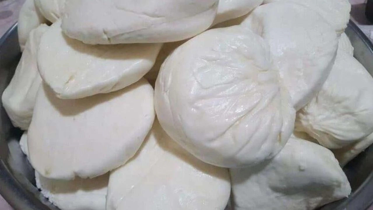 Elbistan Kelle Peyniri, a cheese from Kahramanmaraş (Elbistan), Turkey