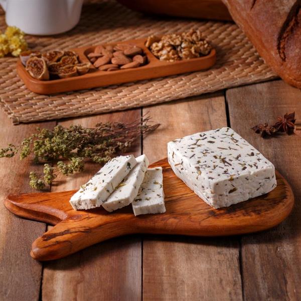 Van Otlu Peyniri cheese